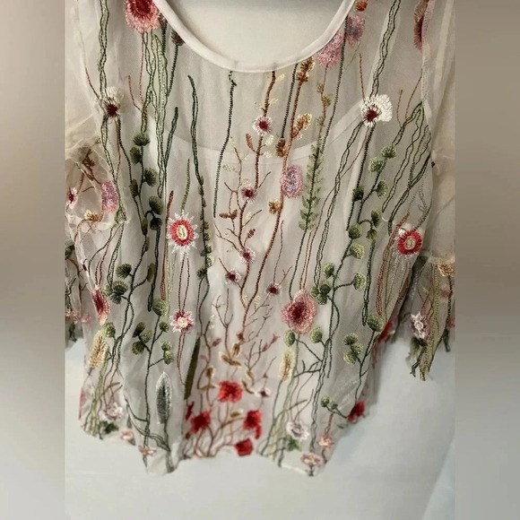 Grand and Greene sheer floral embroidered white blouse with bell sleeves size M - Picture 4 of 6